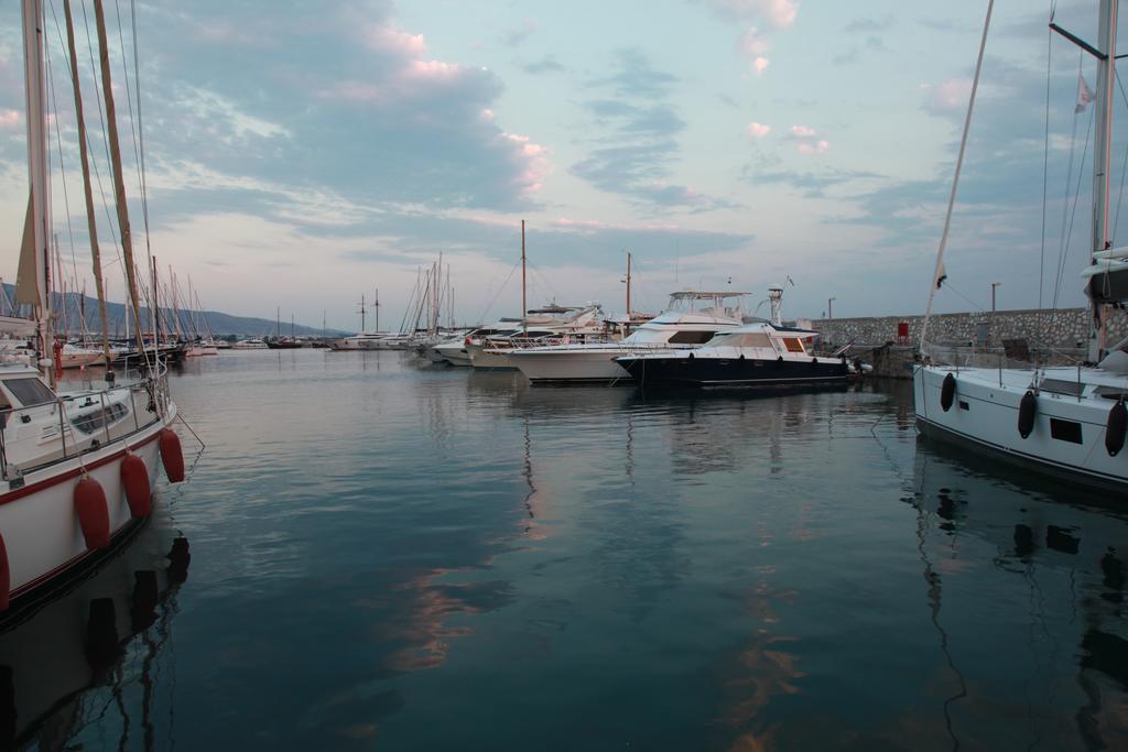 Unique Flat With Sea View At Edem Beach - A Seafront Property By Athenian Homes Kültér fotó